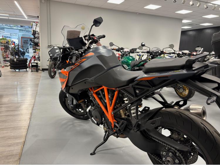 KTM 1290 SUPER DUKE GT