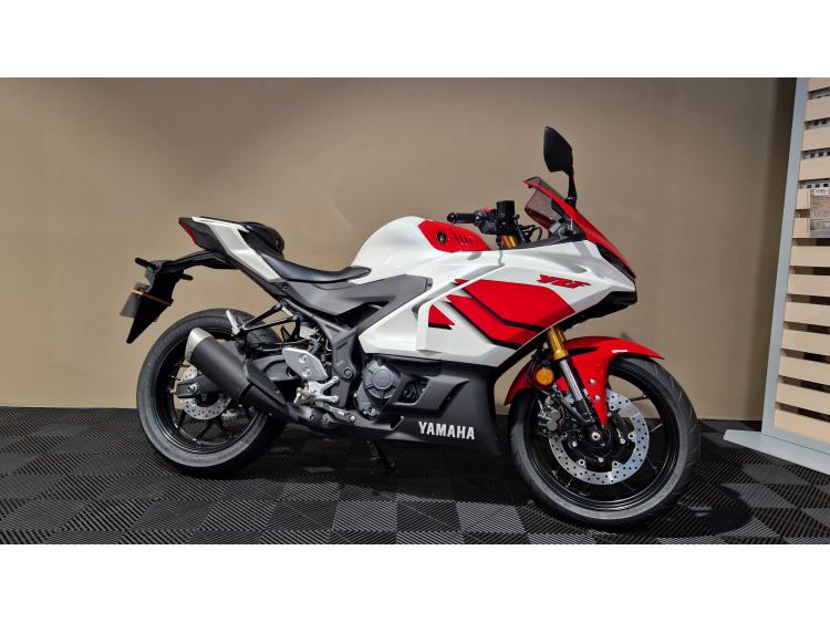 YAMAHA  YZF-R3 World GP 70th Anniversary