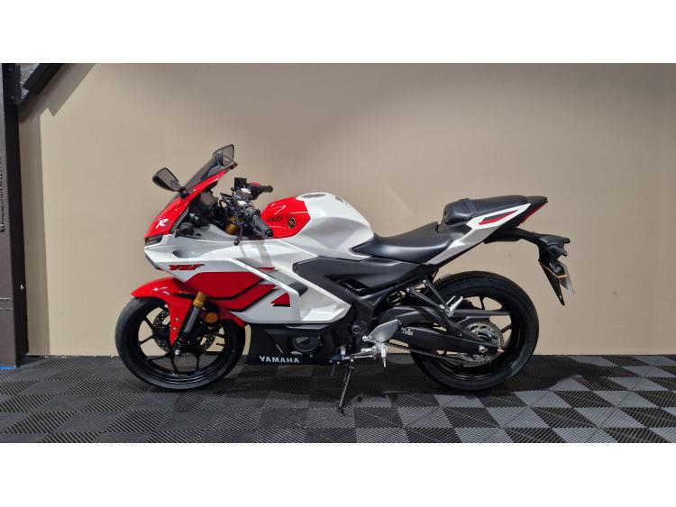 YAMAHA  YZF-R3 World GP 70th Anniversary
