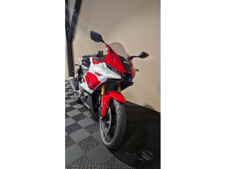 YAMAHA  YZF-R3 World GP 70th Anniversary
