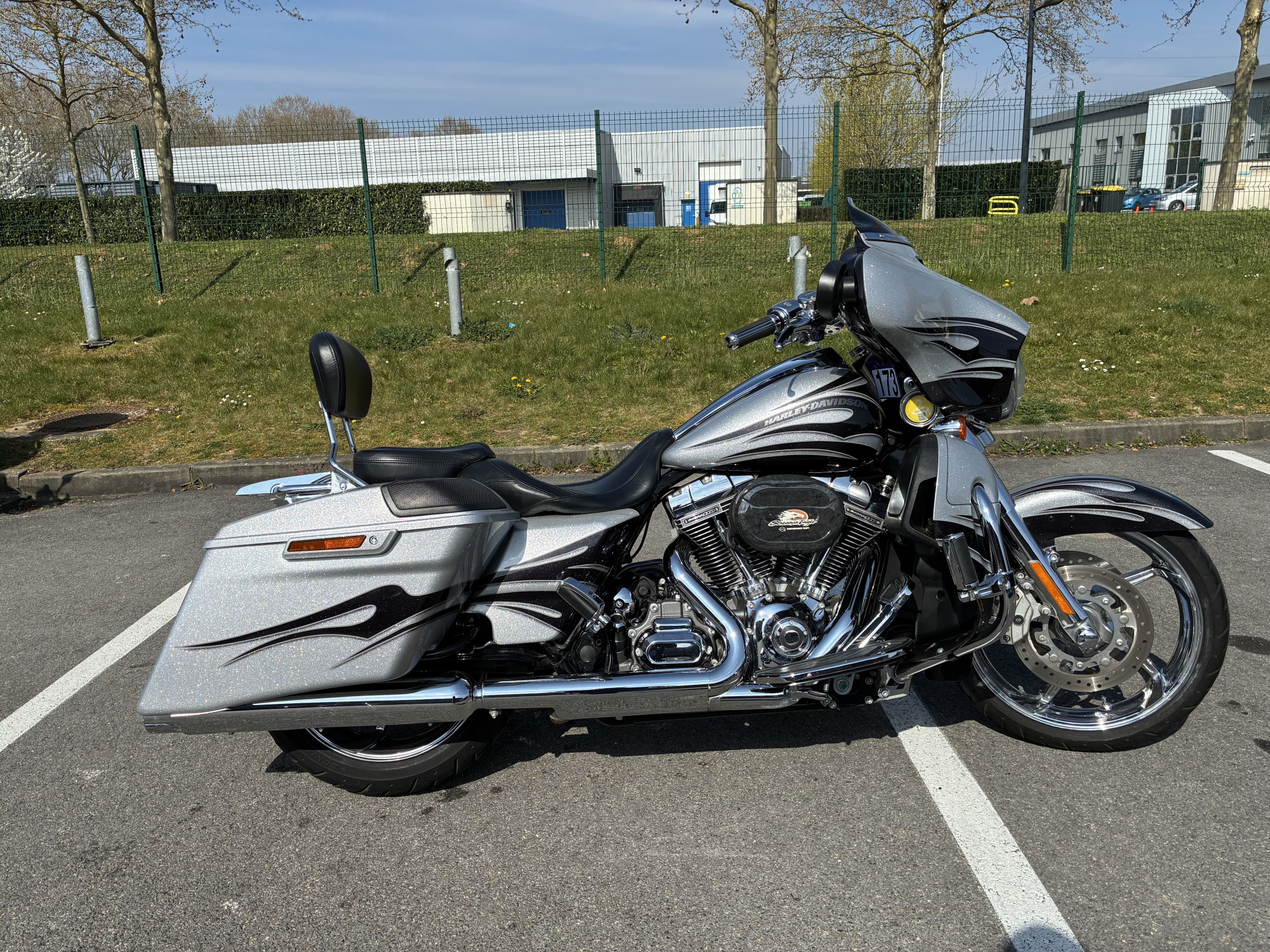 HARLEY-DAVIDSON TOURING STREET GLIDE 1923 CVO 