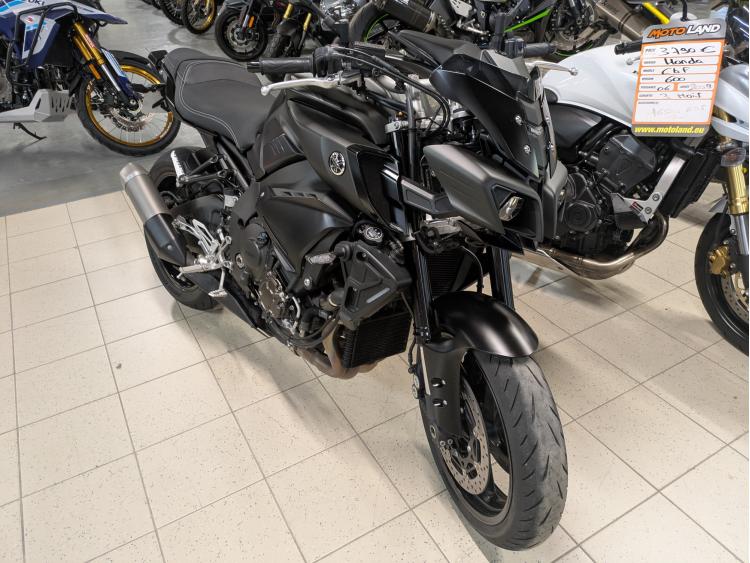 YAMAHA MT-10