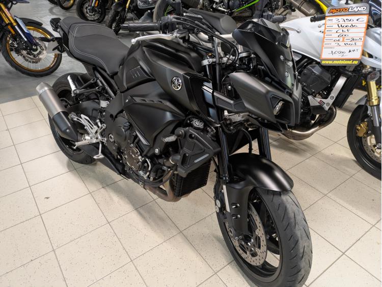 YAMAHA MT-10