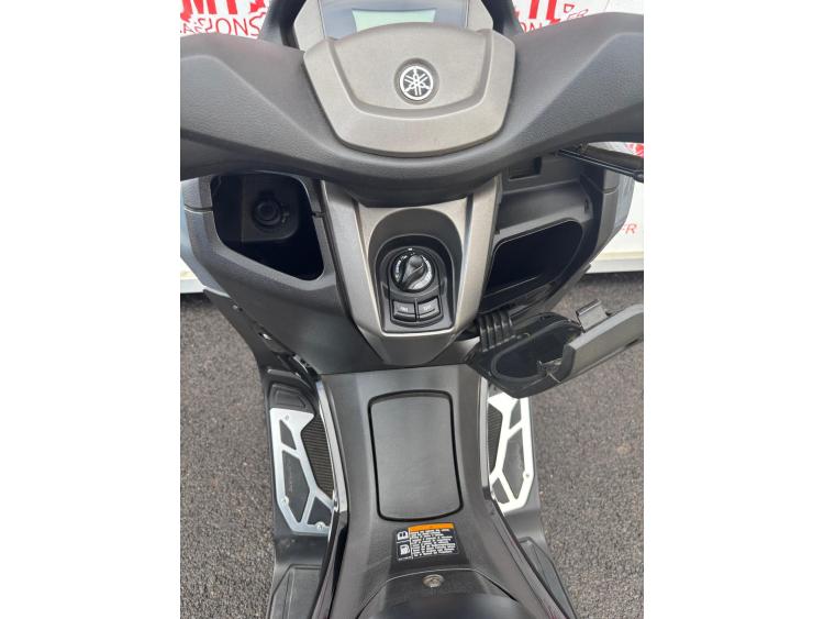 YAMAHA NMAX 125
