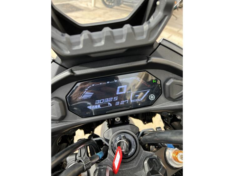 YAMAHA TRACER 7