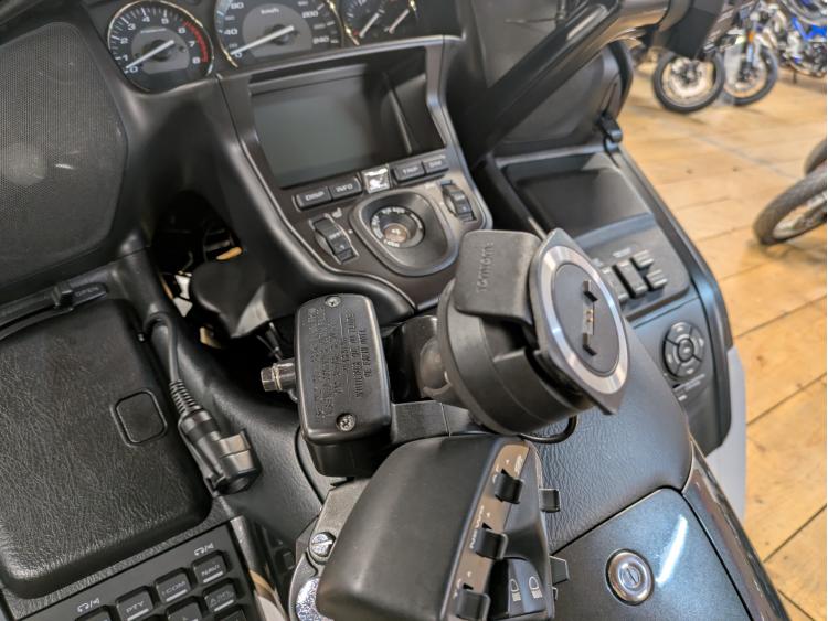 HONDA GL 1800 GOLDWING AIR BAG GPS