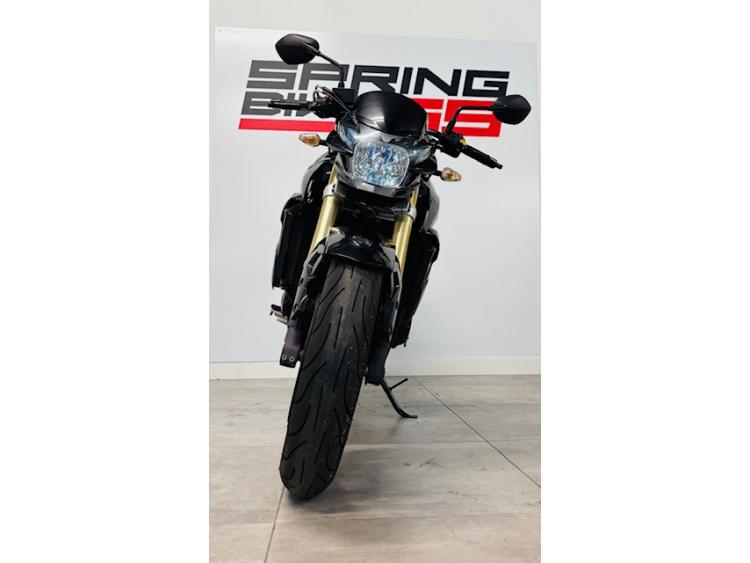 SUZUKI GSR 750