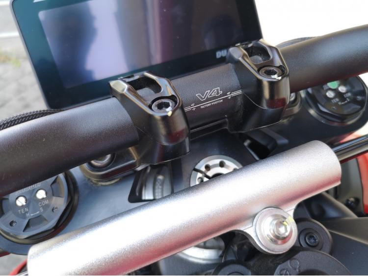 DUCATI STREETFIGHTER V4 2025