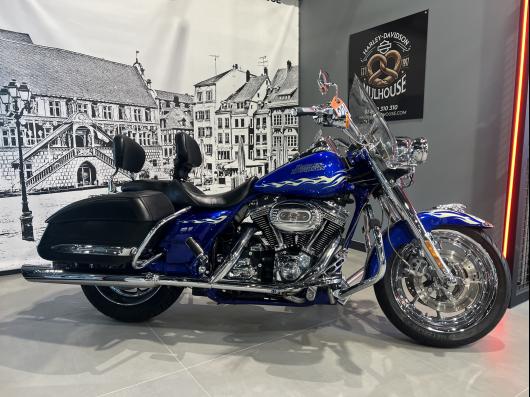 HARLEY-DAVIDSON TOURING ROAD KING 1800 CVO