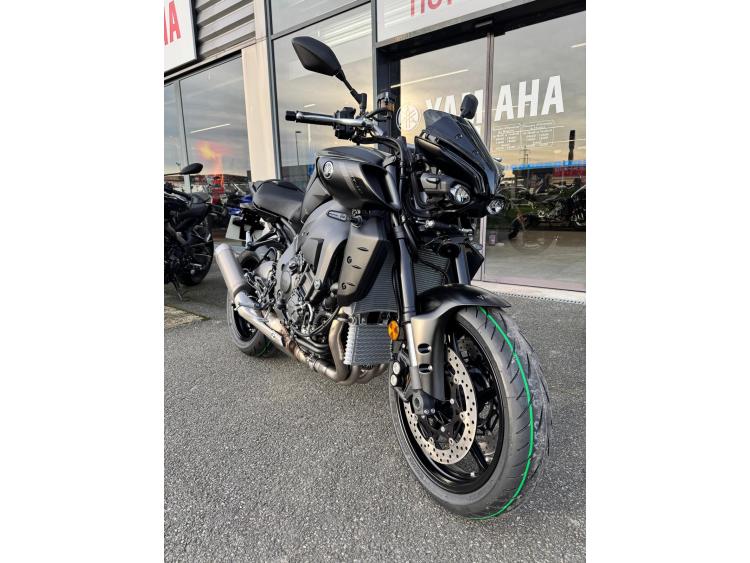 YAMAHA MT-10