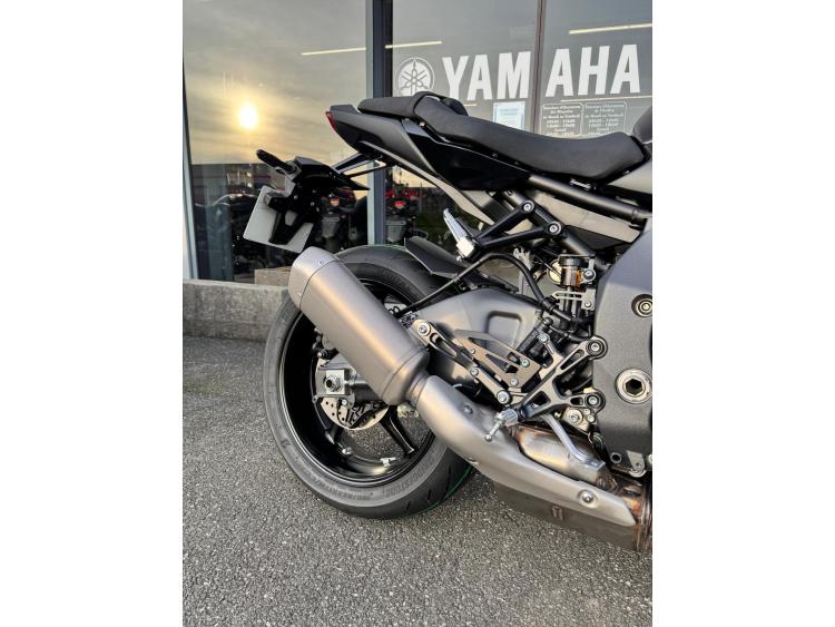 YAMAHA MT-10