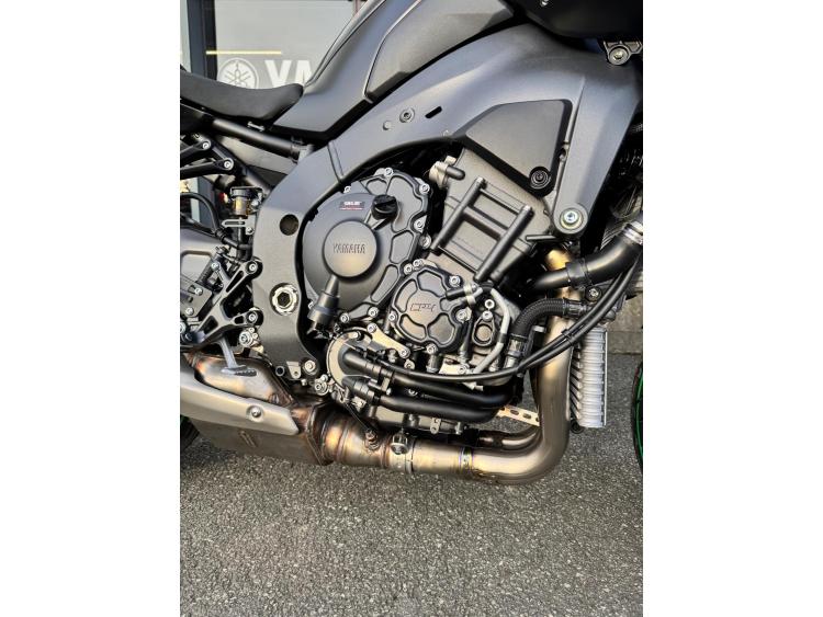 YAMAHA MT-10