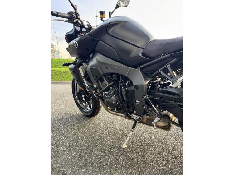 YAMAHA MT-10