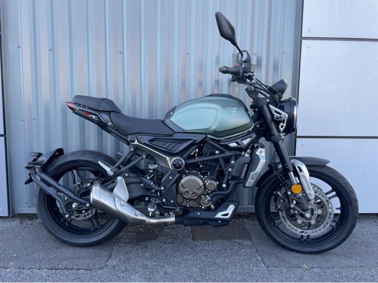 VOGE 300 AC NEUVE 