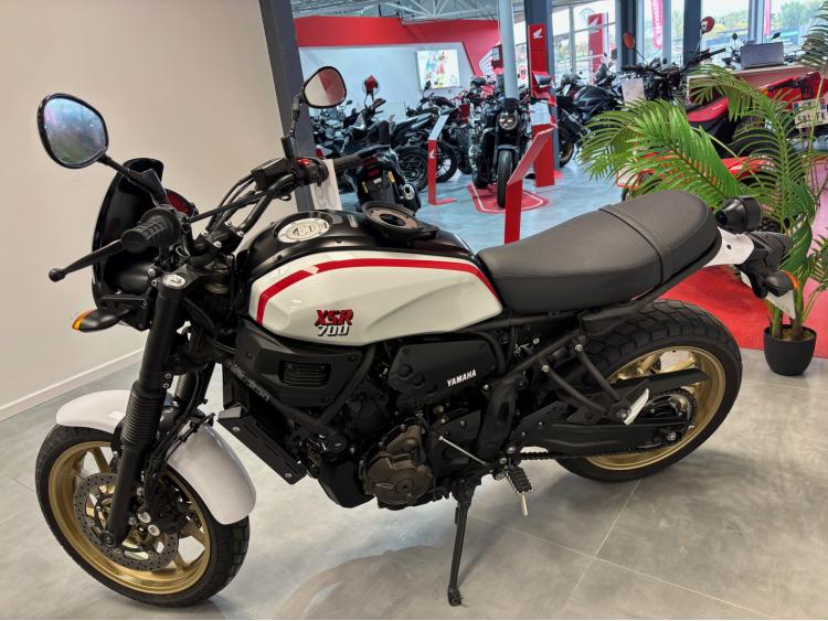 YAMAHA XSR 700 XTRIBUTE