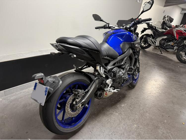YAMAHA MT-09