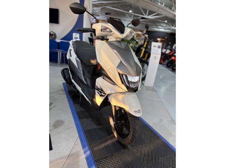 SUZUKI AVENIS 125
