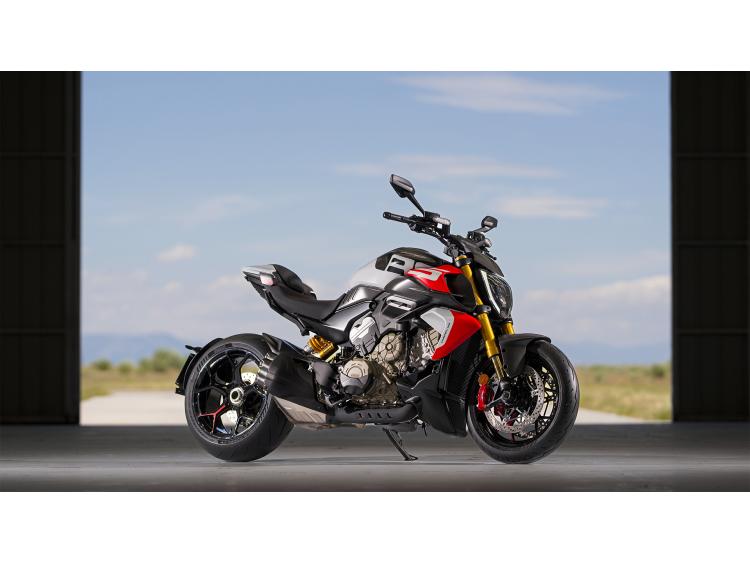 DUCATI Diavel V4 RS