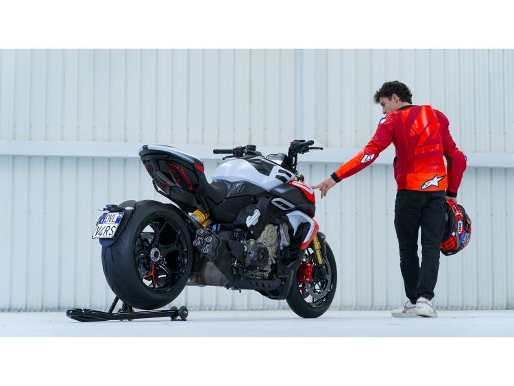 DUCATI Diavel V4 RS