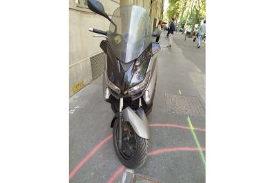 YAMAHA X-MAX 125