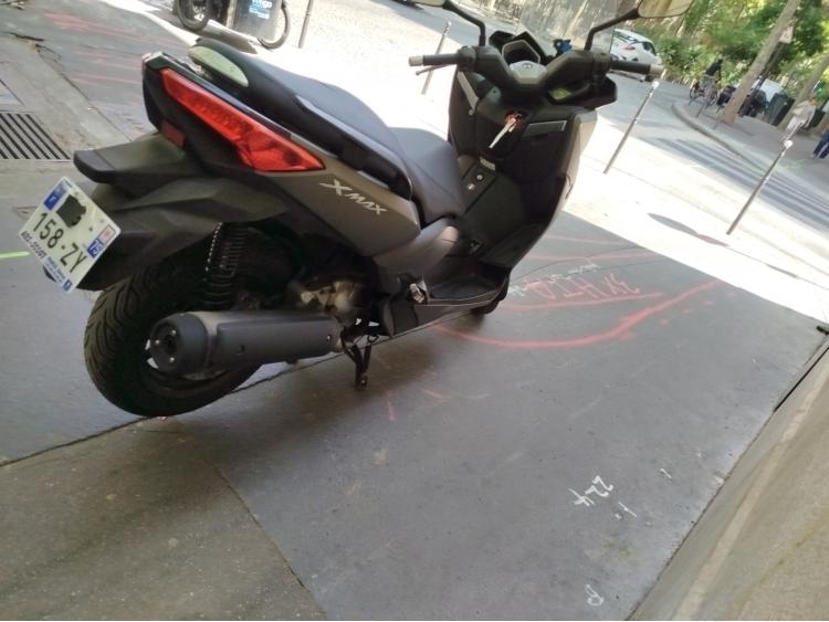 YAMAHA X-MAX 125