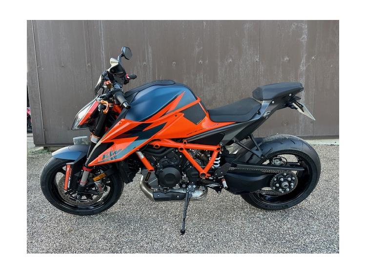 KTM 1290 SUPER DUKE R