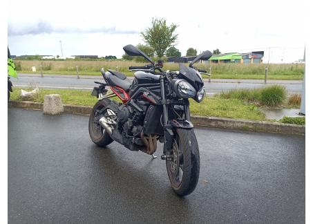 TRIUMPH STREET TRIPLE 765 R