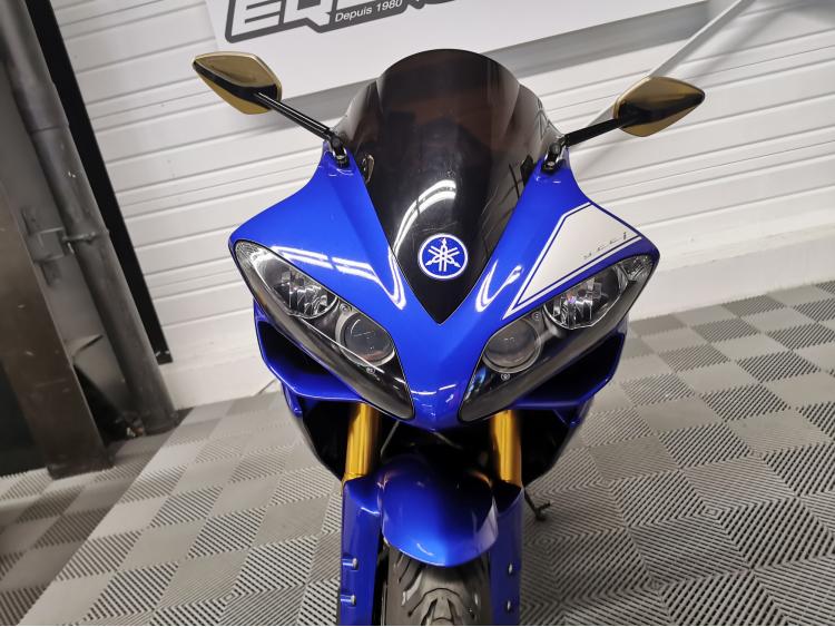 YAMAHA YZF 1000 R1