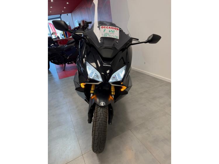HONDA FORZA 750
