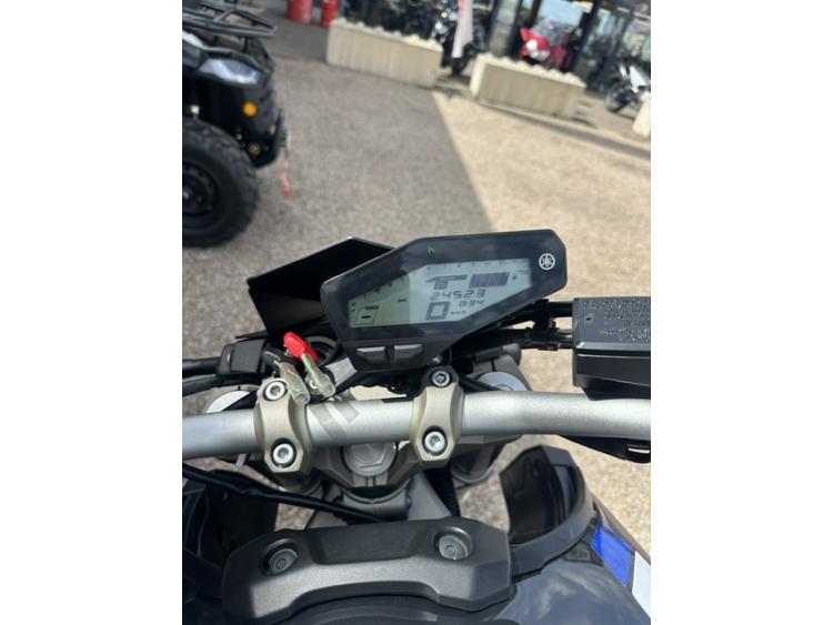 YAMAHA MT-09
