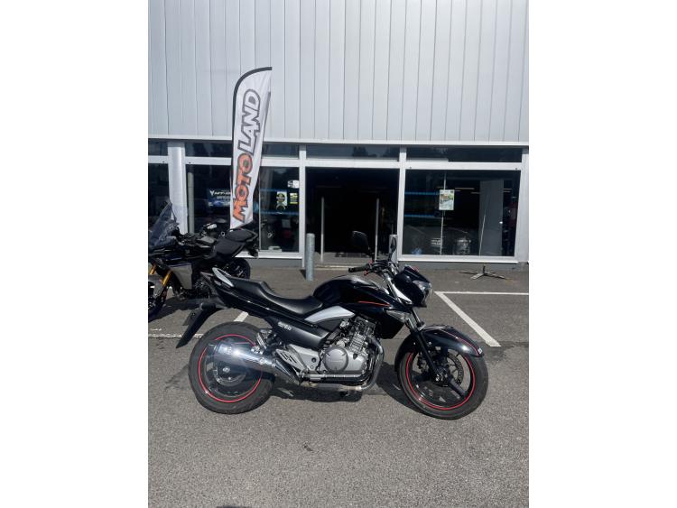 SUZUKI GW 250 INAZUMA