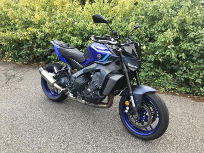 YAMAHA MT-09