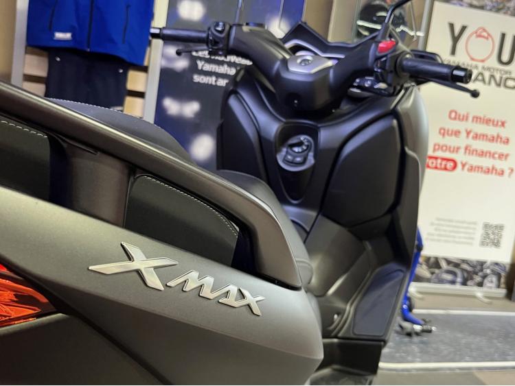 YAMAHA X-MAX 125