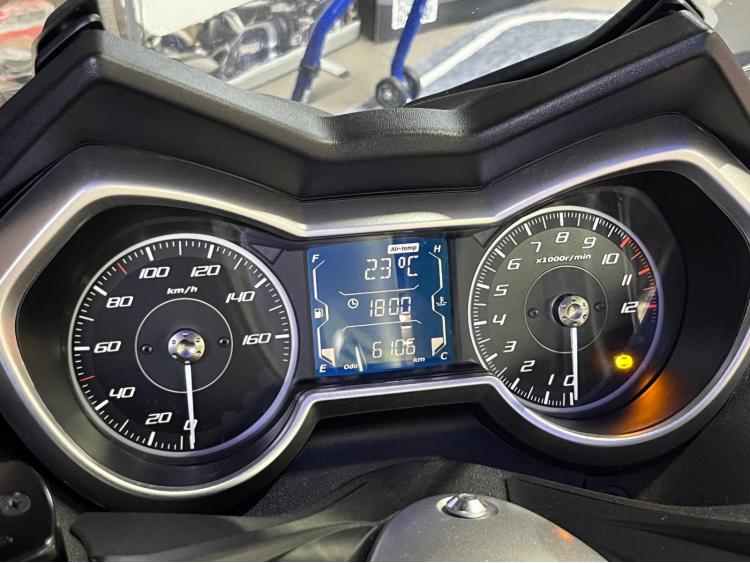 YAMAHA X-MAX 125