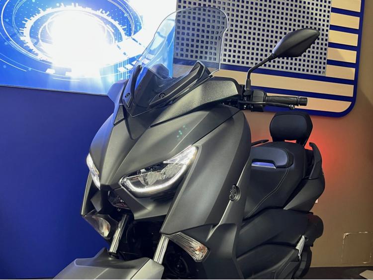 YAMAHA X-MAX 125