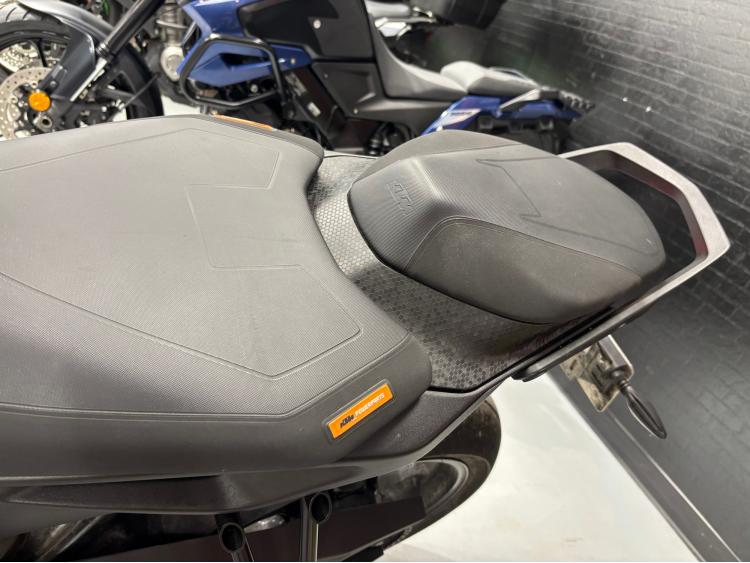 KTM 890 DUKE