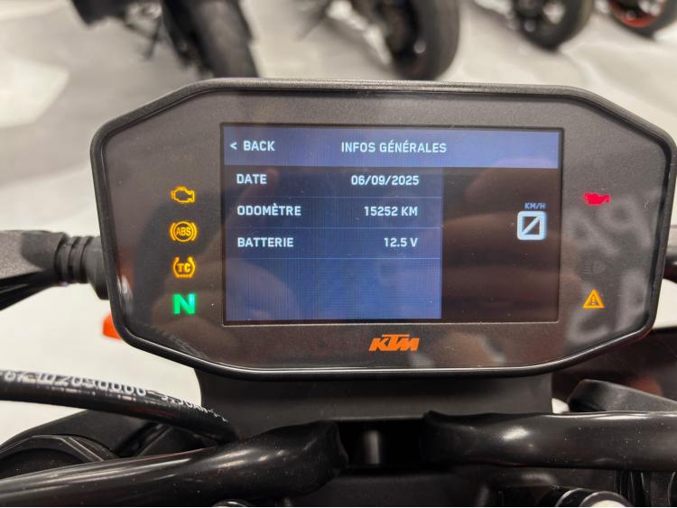 KTM 890 DUKE