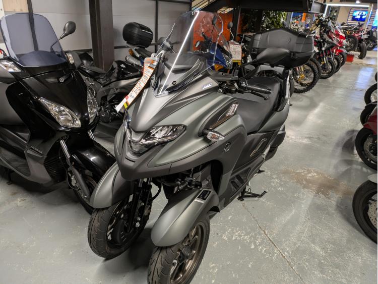 YAMAHA TRICITY 300 