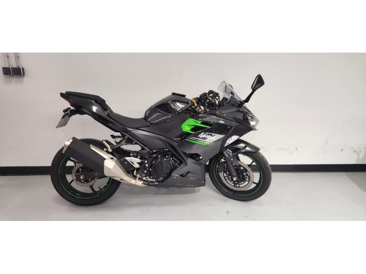 KAWASAKI NINJA 400
