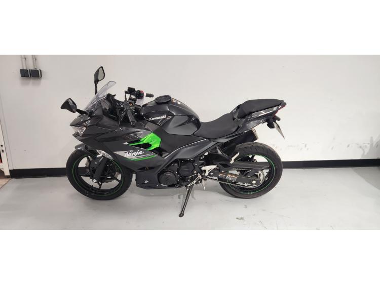 KAWASAKI NINJA 400