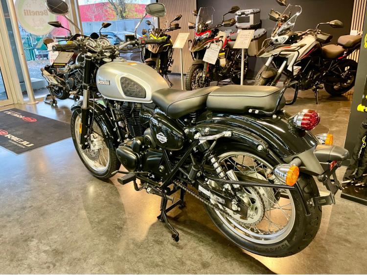 BENELLI IMPERIAL 400