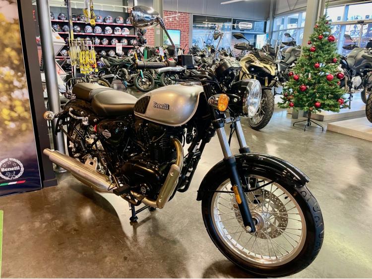BENELLI IMPERIAL 400