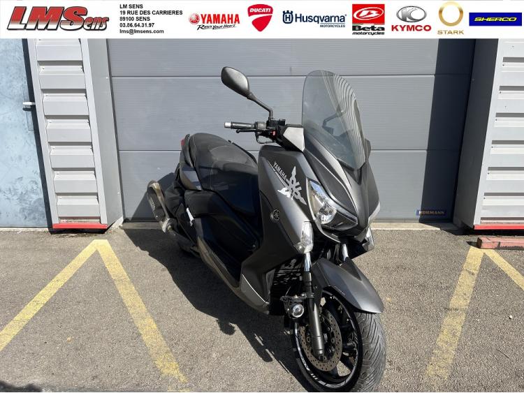 YAMAHA X-MAX 400