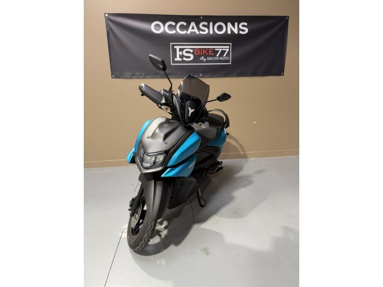 YAMAHA RayZR 125