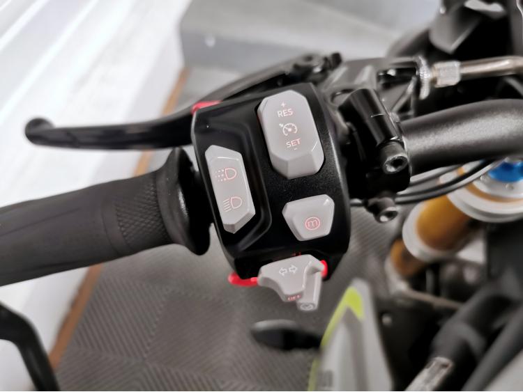 TRIUMPH SPEED TRIPLE 1200 RS - 1200RS