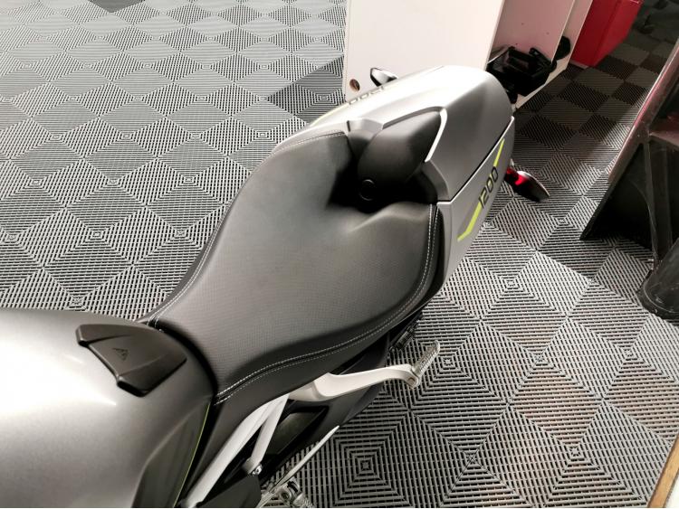 TRIUMPH SPEED TRIPLE 1200 RS - 1200RS