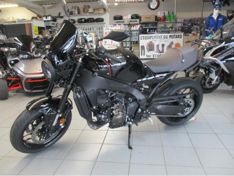 YAMAHA XSR 900