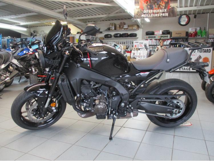 YAMAHA XSR 900