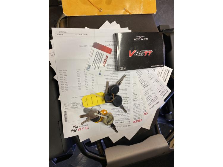 MOTO GUZZI V85 TT TRAVEL PACK 850