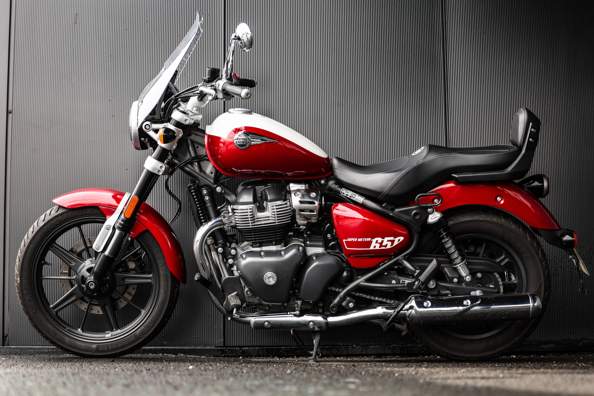 ROYAL ENFIELD SUPER METEOR 650